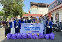 PMII Banjarbaru Bagikan Ratusan Paket Takjil Ramadan