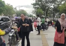 Dharma Wanita Persatuan RRI Banjarmasin Berbagi Takjil Ramadan