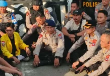 Wakapolda Kalsel Dialog Lesehan Dengarkan Aspirasi Mahasiswa