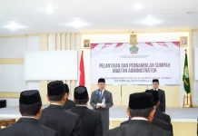 Kakanwil Kemenag Kalsel Lantik Kepala Kemenag HSS