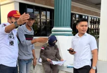 Satpol PP Balangan Tertibkan Gerobak yang Menginap di Fasilitas Publik