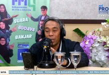 Ungkapan Banjar "Nang gatal dagu, nang digaru siku"