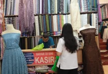 Bombay Tekstil Banjarmasin Sediakan Berbagai Jenis Kain