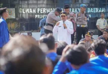 Ketua DPRD Kalsel Temui Aksi dari Badan Eksekutif Mahasiswa