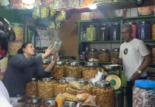 Kue dan Camilan di Pasar Sudimampir Laris Manis jelang Lebaran