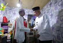 Sentuhan Ramadan, Gubernur Muhidin Kunjungi Rumah Sederhana Habib Hud