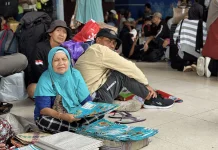 Menjemput Rezeki di tengah Ramainya Arus Mudik Pelabuhan Trisakti
