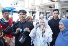 Datang Niat Sederhana, Pulang dapat Umrah. Kisah Warga Berlebaran di Balai Kota