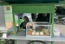 Rujak Buah Segar Cemilan Favorit