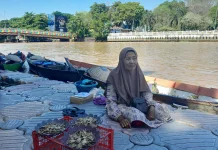 Pasar Terapung Kota Banjarmasin Masih Rame Dikunjungi Warga