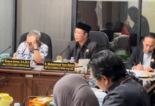 Pansus II DPRD Kalsel Bahas LKPj Gubernur TA 2025