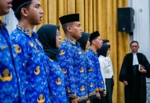 32 ASN Resmi Mengabdi, Sirajoni Inginkan Kontribusi Etos Kerja yang Positif