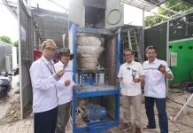 ULM Ubah Sampah Plastik Jadi Ecowood, Solusi Baru Persoalan Lingkungan