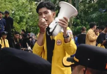Rumah Pribadi Ketua DPRD Banjarmasin Dijaga “Negara”? BEM ULM Desak Klarifikasi