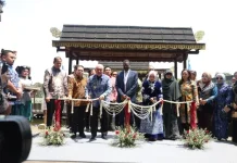 Gubernur Kalsel Muhidin Resmikan Dermaga Pasar Terapung TMII Jakarta