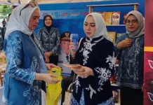 Madu Hutan Kalsel dan Boneka Bekantan Jadi  Buruan di Pameran TMII