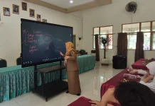 Pemanfaatan Papan Interaktif Perkuat Digitalisasi Pendidikan di Banjarmasin