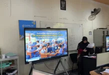 Penggunaan Smartboard Tingkatkan Kualitas Belajar Siswa