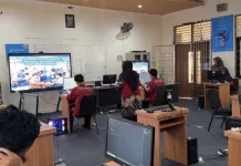Siswa Rasakan Manfaat Smartboard dalam Pembelajaran Digital Modern