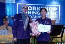 Disdukcapil Banjar Berikan Penghargaan Kepada Pegawai  Kinerja Terbaik