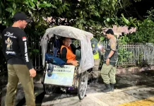 “Kakek Gaduk” Diamankan Satpol PP Banjarmasin, Diduga Jual Alkohol di Ruang Publik!