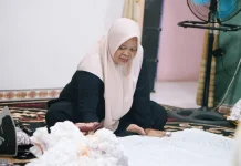 Menilik Inovasi Sasirangan Kontemporer Karya Hanidah
