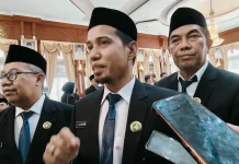 Gubernur Muhidin Lantik Kepala BAZNAS, Ingatkan Zakat Jangan Salah Sasaran