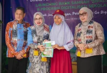 Wali Kota Banjarbaru Resmikan Bank Sampah “SIPALUI” dan Digitalisasi Sekolah