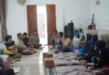 Pencegahan Penyakit Kambing, DKP3 Balangan Edukasi Peternak Desa Inan
