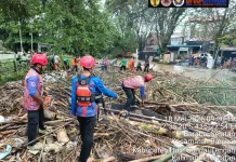 Sempat Resahkan Warga, Tumpukan Sampah di Sungai Barabai Dibersihkan
