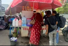 Cita Rasa Pedas dan Harga Terjangkau, Pentol Alpina Digemari Warga