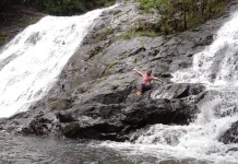 Pesona Air Terjun Mandin Panyuluhan di Lereng Gunung Haur Bunak