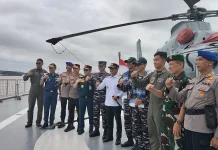 KRI Teluk Kupang Sandar di Banjarmasin, Warga Diajak Naik dan Bisa Lihat Helikopter