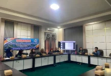 DPLH Balangan Edukasi Pelaku Usaha Kelola Sampah dan Limbah Domestik