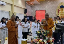 Menjelang Waisak, Wihara Buddhayana Gelar Prosesi Mandikan Rupang
