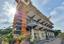 "Ngecas" Sambil Nongkrong, SPKLU Pertama di Kalsel Hadir di Siring Menara Pandang