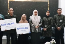 Wali Kota Banjarbaru Serahkan Santunan BPJS Ketenagakerjaan bagi Ahli Waris