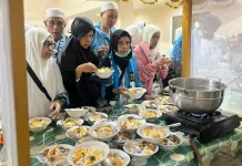 Soto Banjar Sambut Kepulangan Jamaah Haji di Asrama Haji Banjarmasin