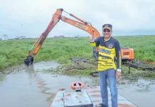 Supian HK Tinjau Pengerukan Jalur Sungai Danau Panggang