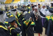 Wali Kota Banjarbaru Wisuda Ratusan Santri BKPAKSI di GOR Babussalam
