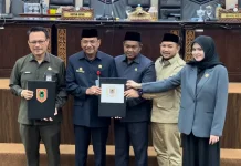 Paripurna DPRD Kalsel Sahkan Raperda Penanaman Modal Daerah