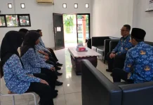 Camat Beruntung Baru Kunjungi Siswa Sekolah Rakyat di Banjarbaru