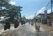 Banjir Rob Kembali Rendam Sejumlah Jalan di Banjarmasin