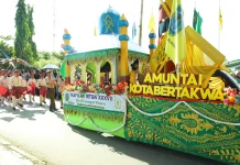 Kafilah HSU Menjadi Pusat Perhatian saat Pawai Ta'aruf MTQ Ke-37