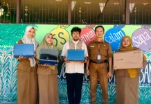 Disdik Banjar Dorong Transformasi Digital Pendidikan Melalui Bantuan Laptop