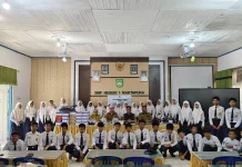 BAZNAS Salurkan Bantuan Pendidikan kepada Murid SMP Negeri 1 Martapura