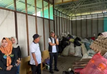 Warga Sungai Rangas Antusias Pilah Sampah Ditukar Sembako