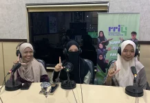 Makna Puisi "Bulan Merah Jambu", Ruang Tafsir dan Refleksi Kehidupan
