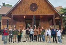 Nor Fajeri Hadiri Ritual Adat Mesiwah Pare Gumboh Dayak Deah