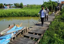Tinjau Proyek Miliaran Titian Murung Selong, Wali Kota Yamin Warning Kontraktor!